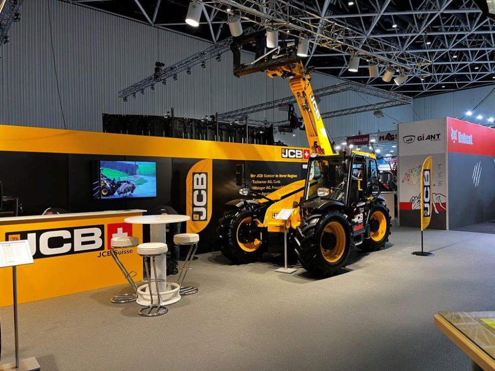 Die JCB Loadall-Baureihe eine der umfangreichsten der Welt, mit mehr als 30 Modellen - von kompakten Maschinen für beengte Einsatzorte bis hin zu Maschinen mit einer Nutzlast von 6 Tonnen und Hubhöhen bis 20 m. Foto: kim.