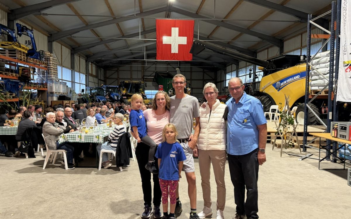 Familie Christen (v. r.): Werner, Ruth, Lukas und Corinne Christen mit Luisa und Mia.