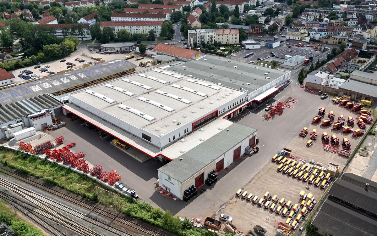 Blick aus der Luft auf Sätechnikwerk Pöttinger in Bernburg