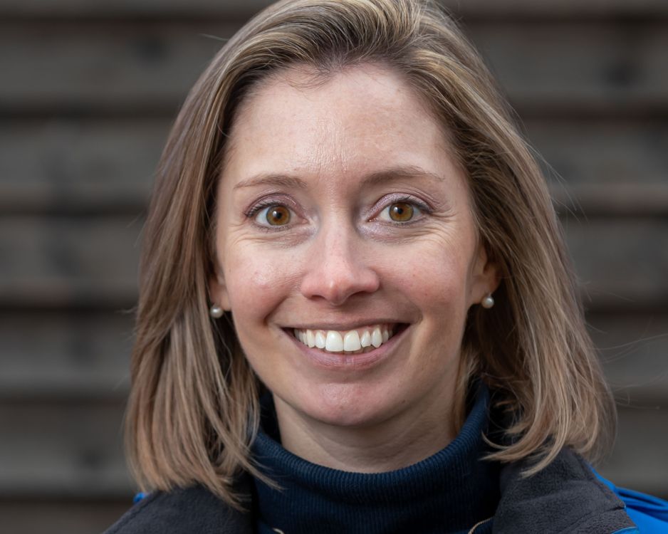 Elle s'engage au niveau politique pour les intérêts économiques et un secteur des entrepreneurs de travaux agricoles tourné vers l'avenir : la présidente de l'association, Johanna Gapany. (Photo : m.à.d., Raphael Hünerfauth)