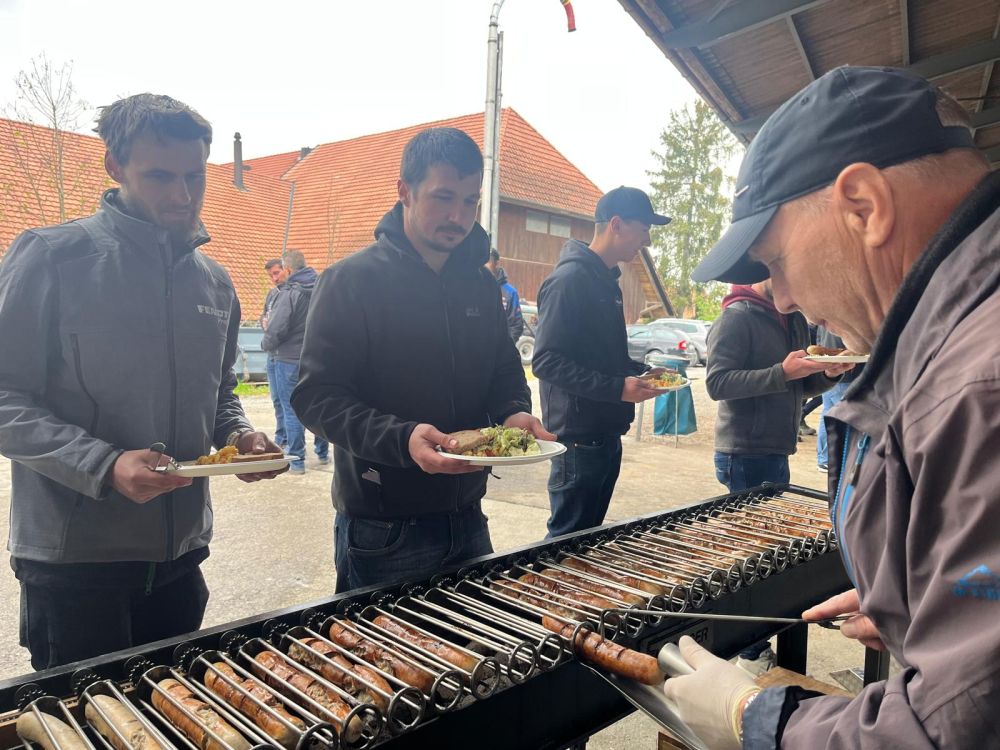 Le gril était un point fort - il retournait automatiquement les saucisses. Photo : kim