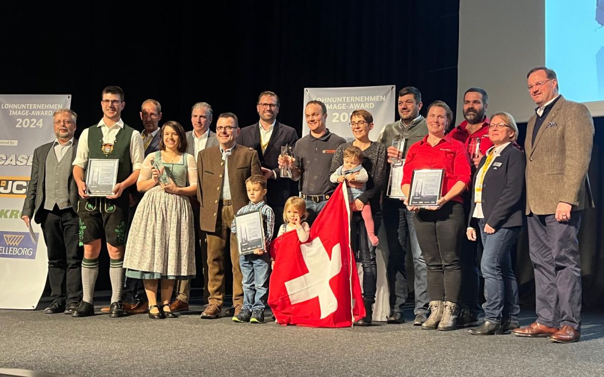 Gesamtaufnahme mit allen Gewinnern, Sponsoren und Organisatoren des Image Award nach der Preisverleihung. Bild: kim