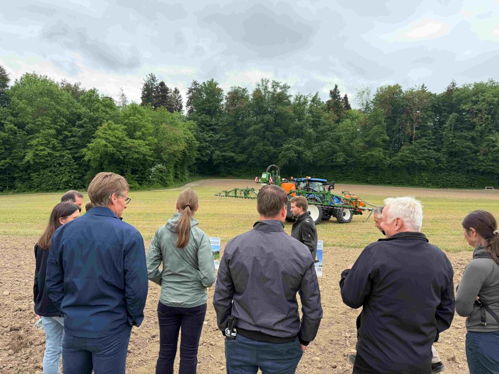 Lors de l'événement de clôture, les Haller ont présenté l'application ciblée de produits phytosanitaires. (Photo : kim)