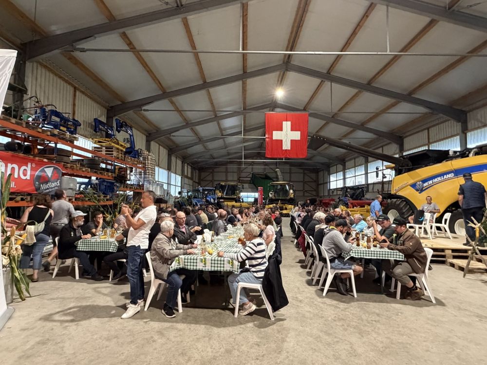 Environ 200 invités sont présents. La halle des machines offre le cadre idéal pour l’occasion.