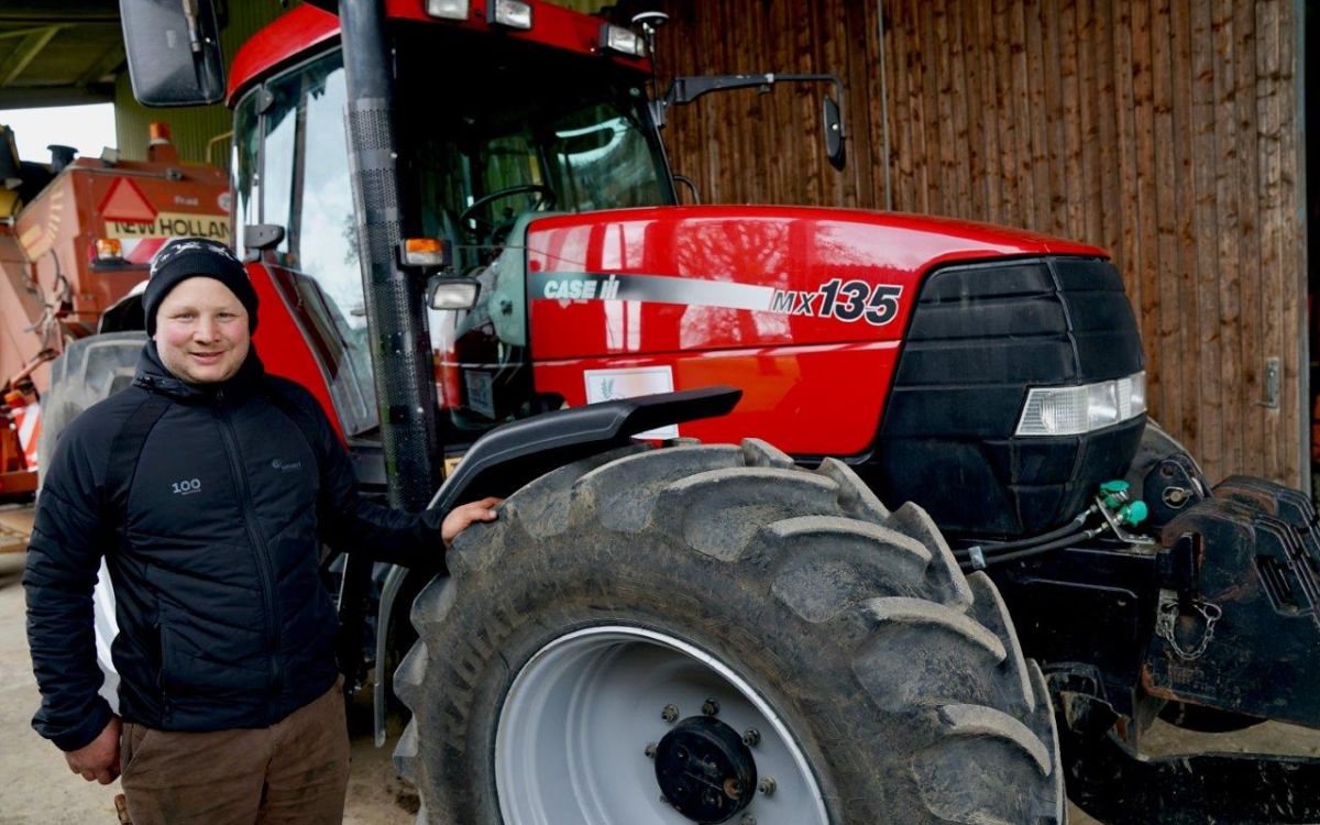 Sandro Burri a un faible pour le Case IH MX 135.  Photo : Dominik Senn